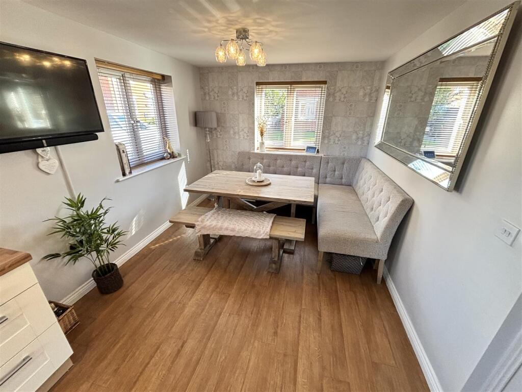 Open Plan Kitchen and Dining Room