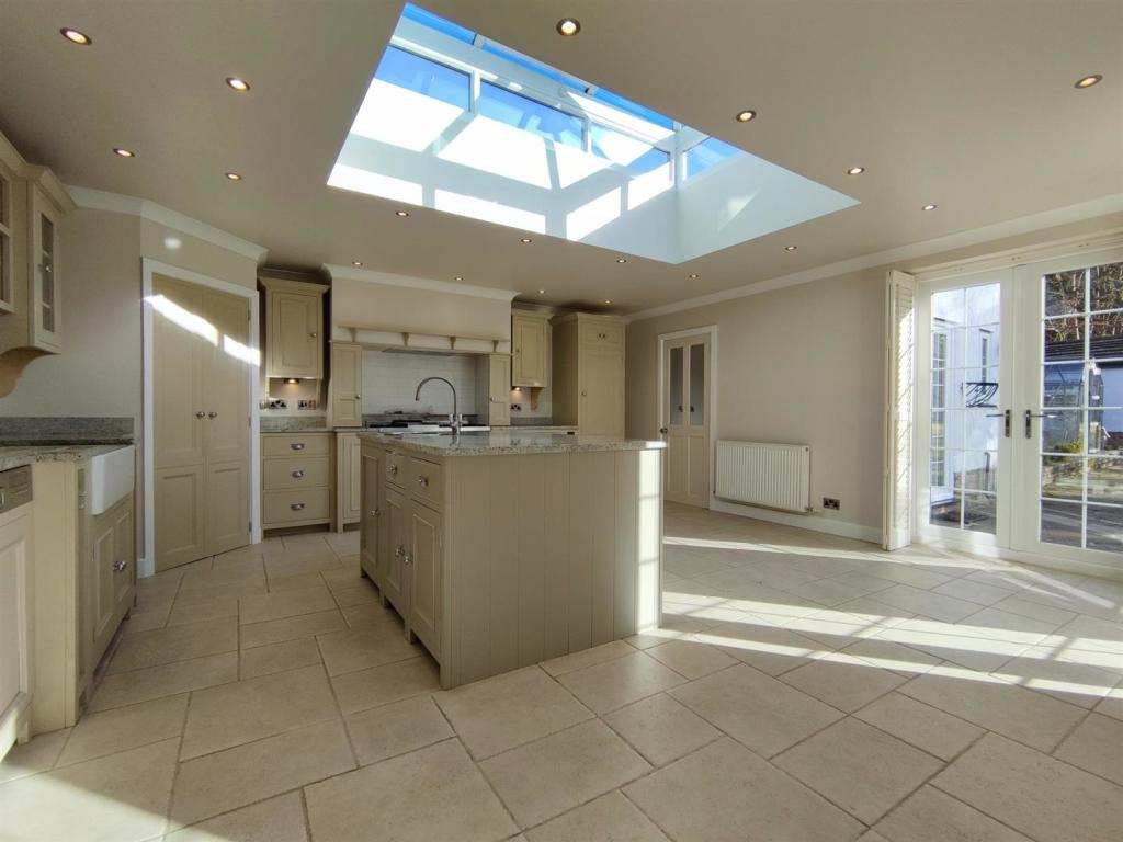 Breakfast Kitchen 4