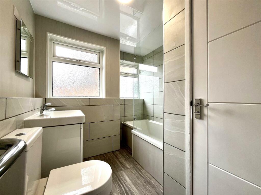 Bathroom Aspect 2
