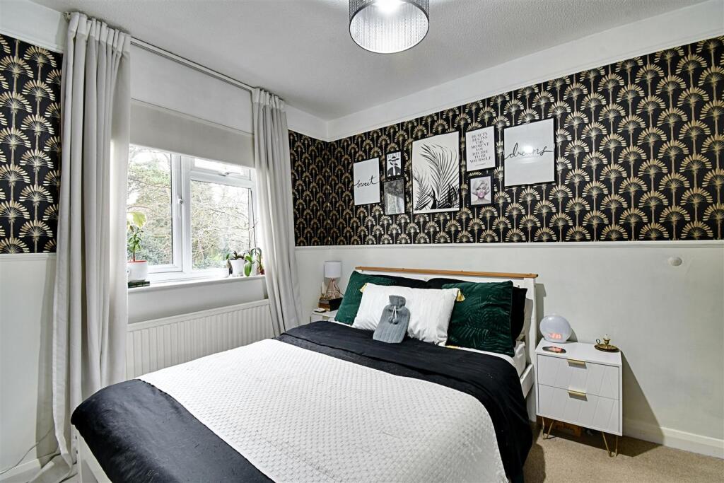 Bedroom 1_3.jpg