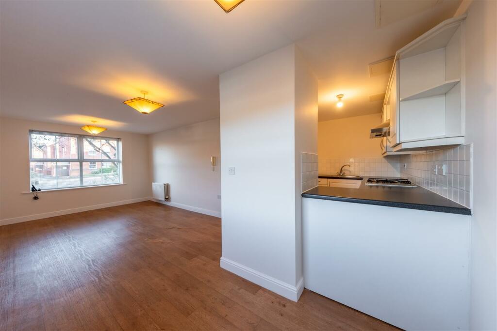 4 Eaton Court-003.jpg