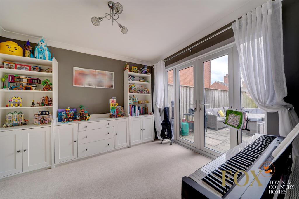 23 Hawthorn Rise (3).jpg