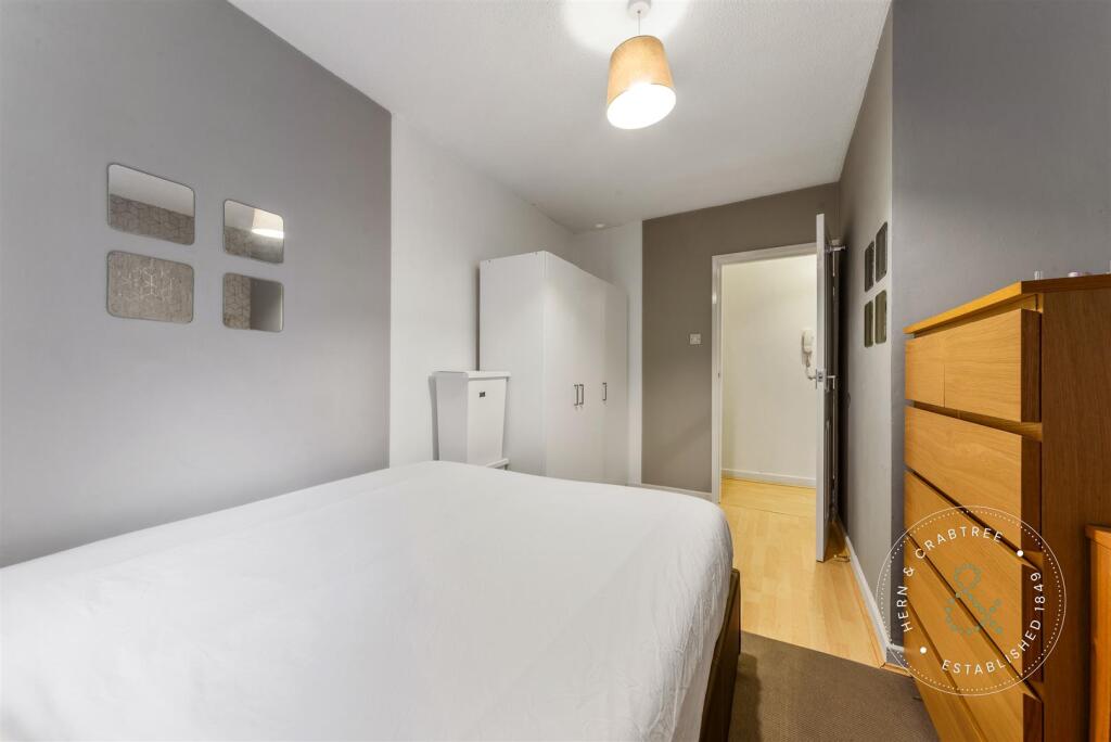 Greystone-Court-02.jpg