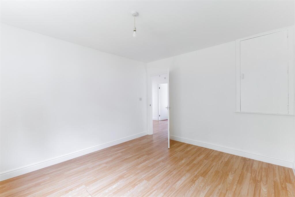 90431_12-Haling-Grove-South-croydon (23).jpg