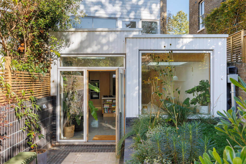 315365 - MordenRdLondon-JSouteyrat-15224.jpg