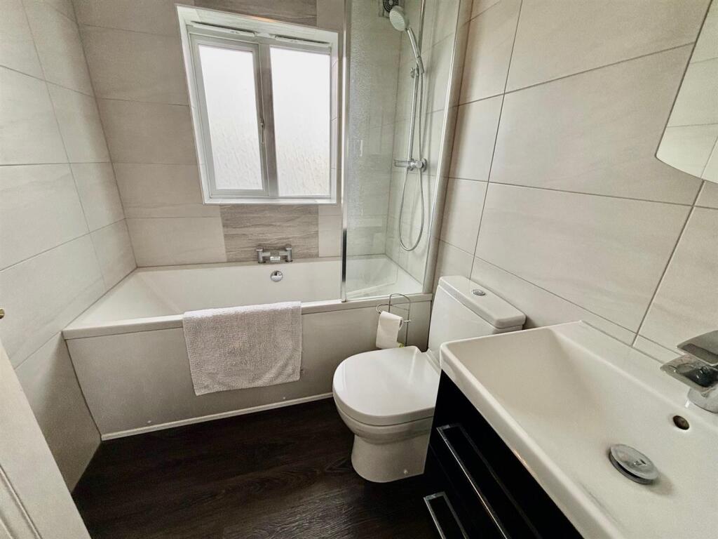 Main Bathroom