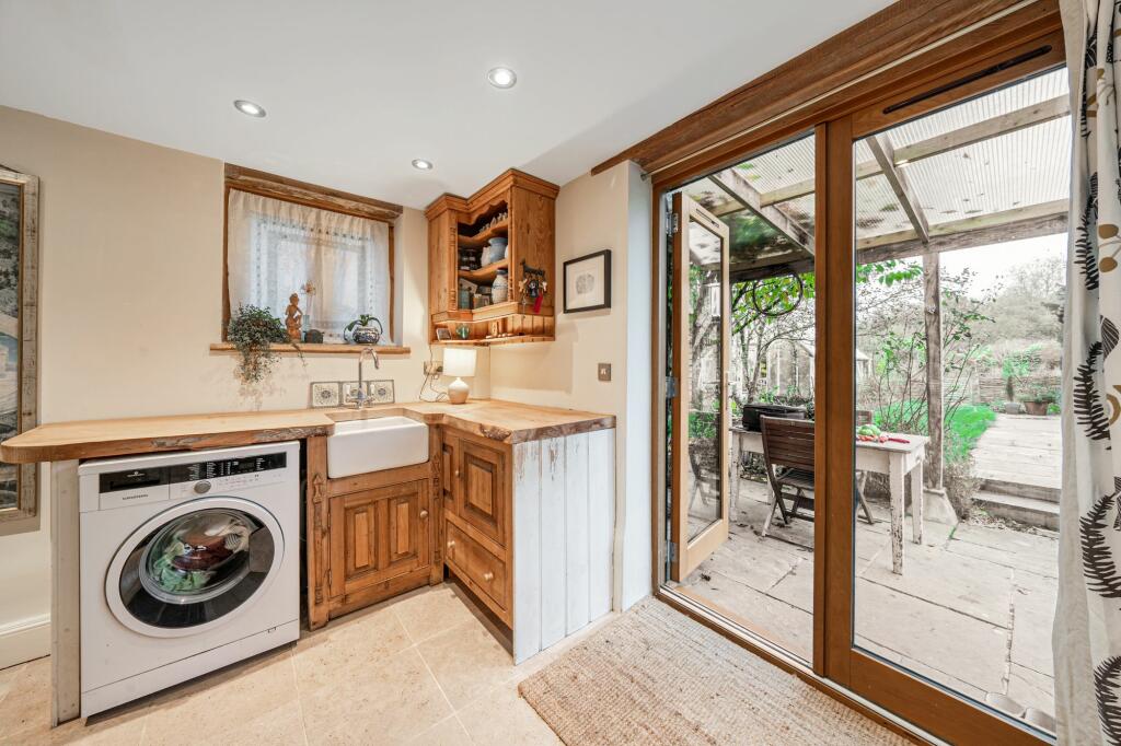 Utility Room (1)