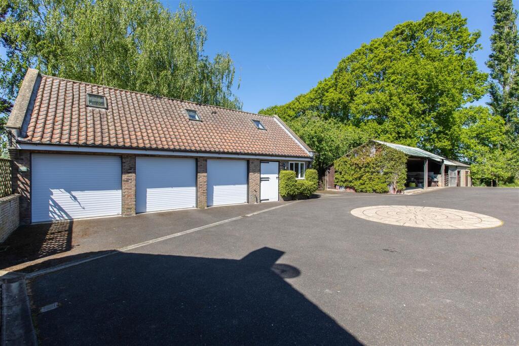 Sevenfields Farm House External-1.jpg