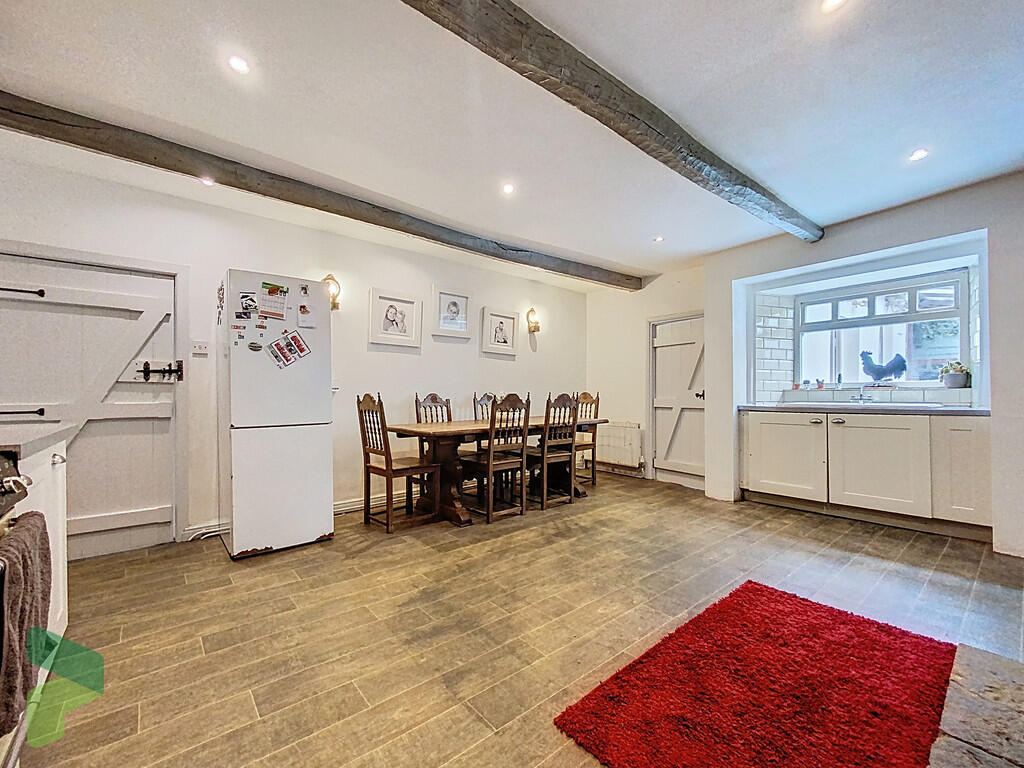 Fitted Dining Kit...