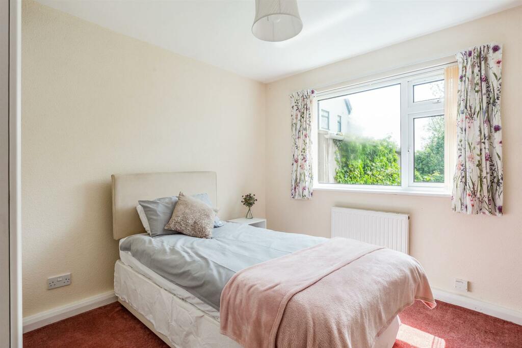 70387_22-Shaw Green Lane - (13)_low.jpg