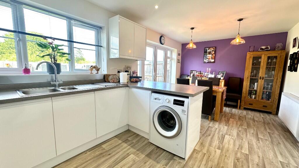 Fitted Kitchen/Diner