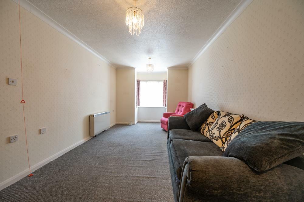 Flat 14 Maple Court 23 3.jpg