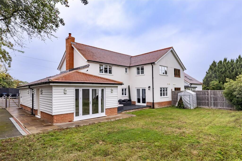 1a, Bumbles Green (31).jpg