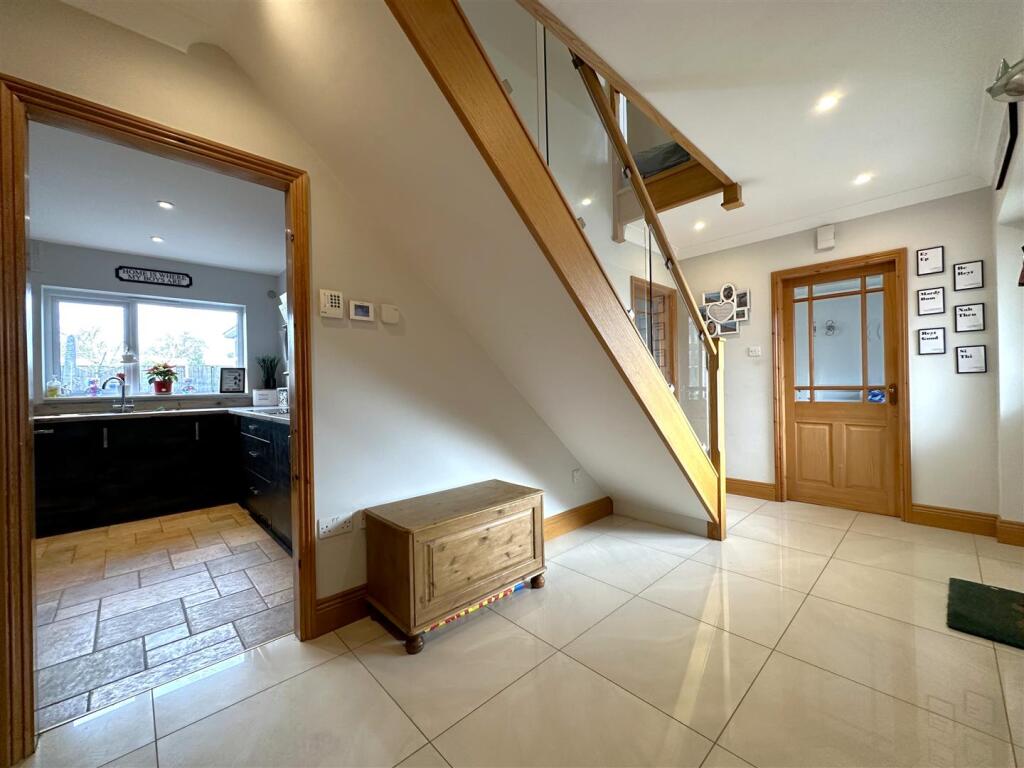 Reception Hall Into Kitchen 187