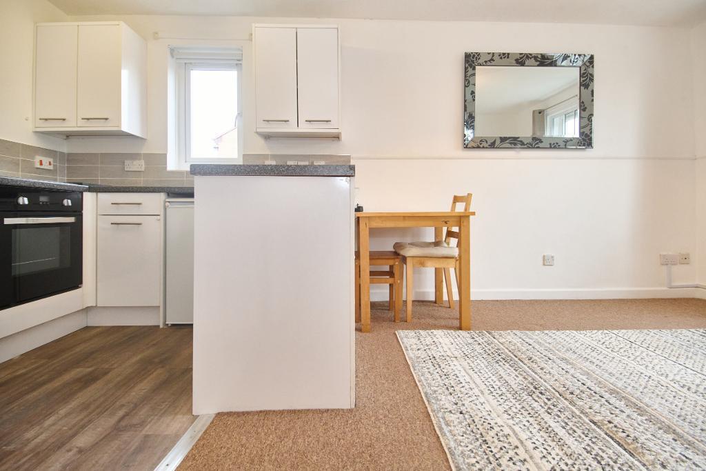 Kitchen / diner / lounge