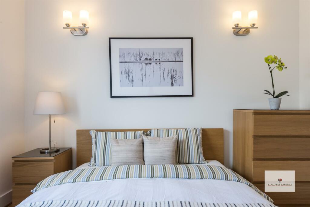 Bed 2 - detail.jpg