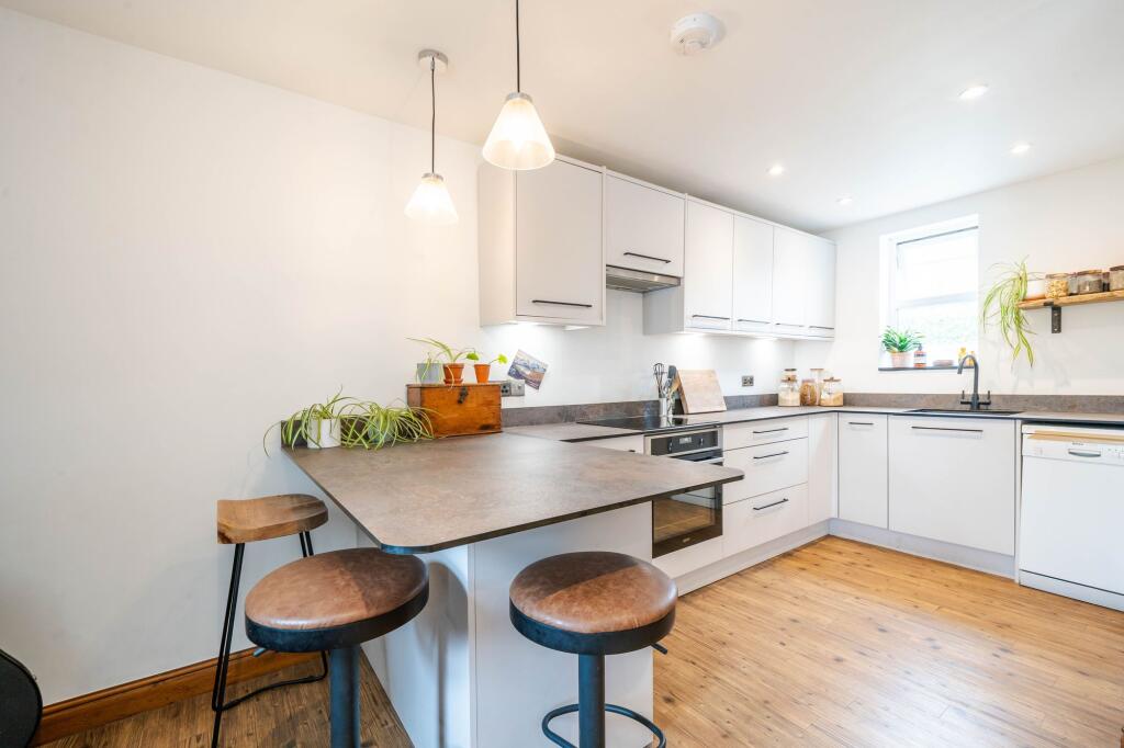 OPEN PLAN LIVING AREA