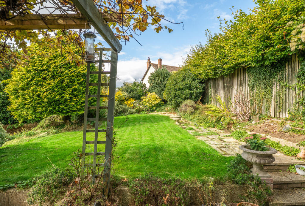 1355338-7-68d3f24...