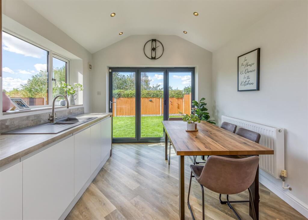 49 Penleigh Gardens-Kitchen DIning Room (2).jpg