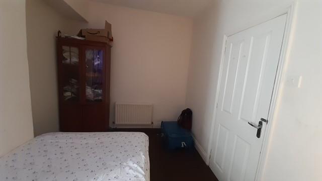 Bedroomc.jpg