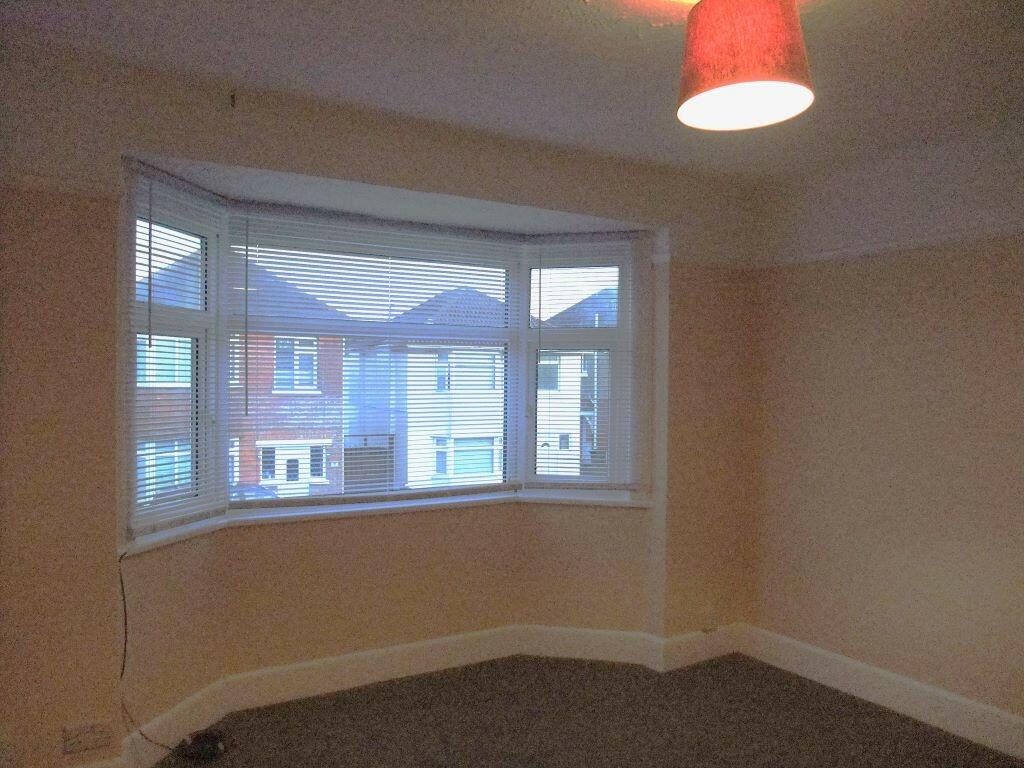 Front room (lounge)