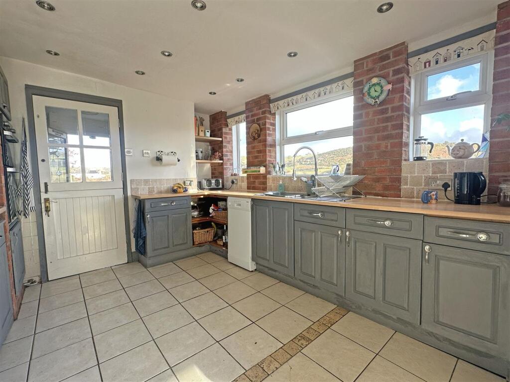 Kitchen Diner.jpg
