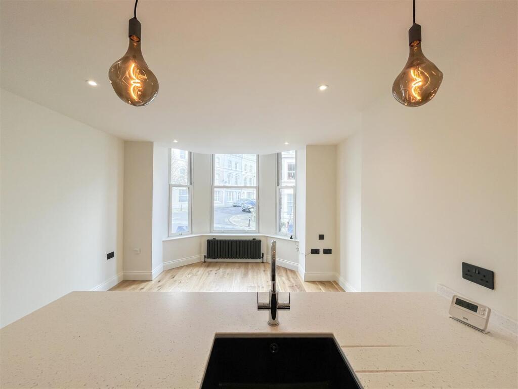 Living Room / Kitchen