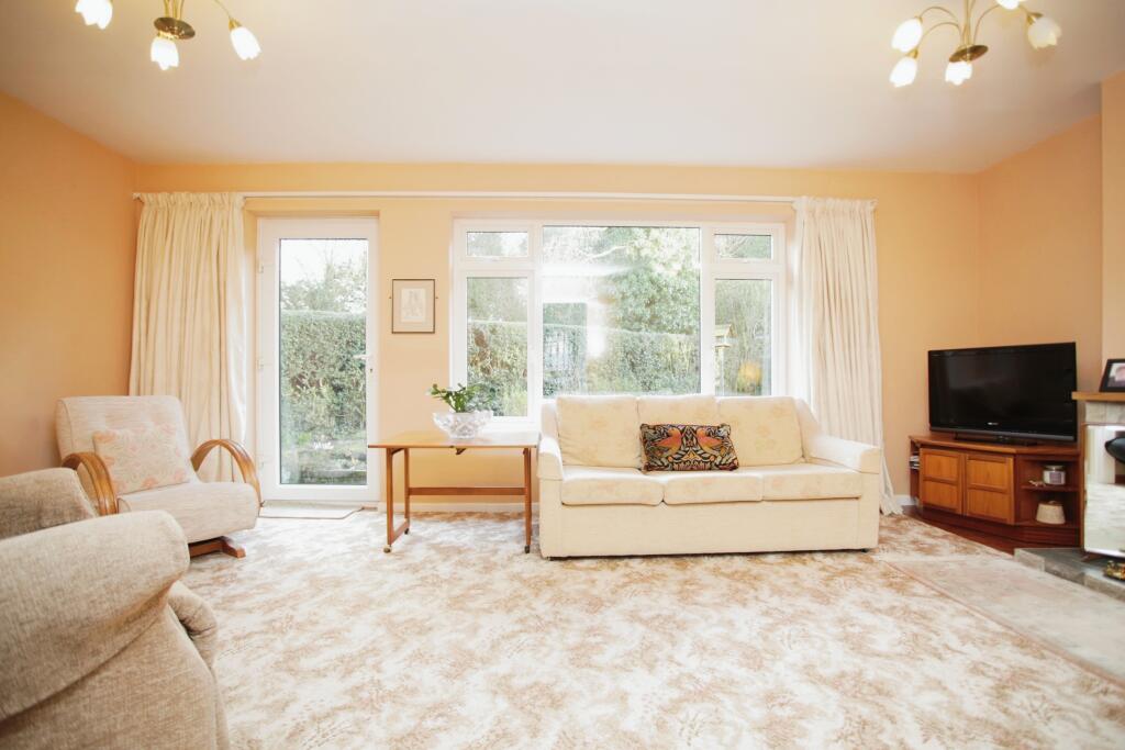2. Lounge