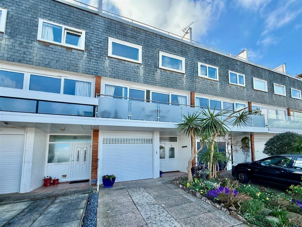 Drive &amp; Garage.JPG