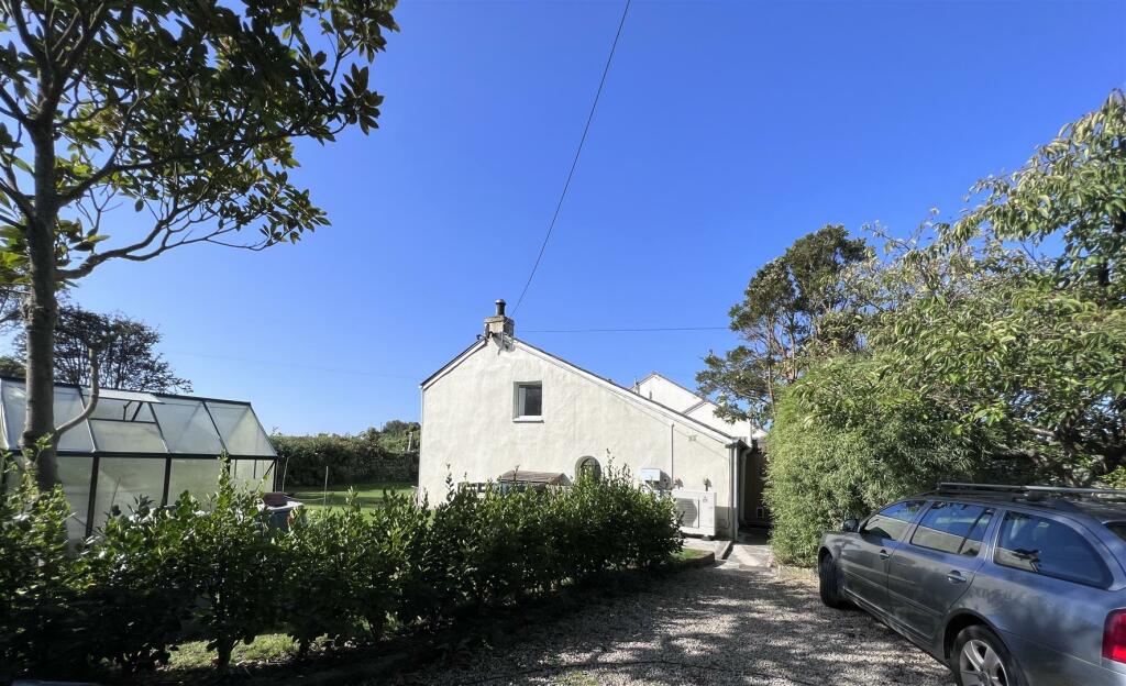 Garden, Garage, Parking