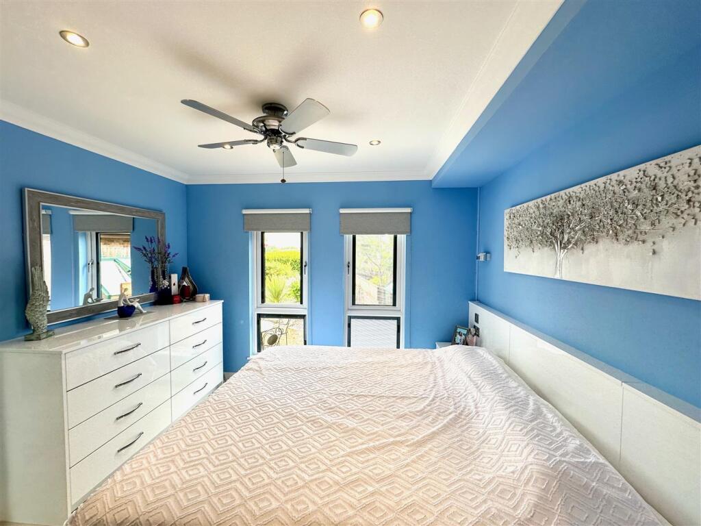 3 Pompeys Lane Ferndown BH22 9DY - 6 of 24 Bedroom