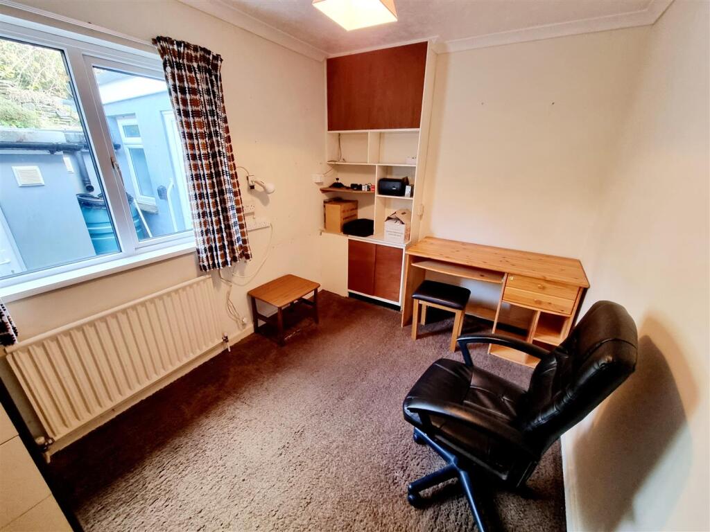 Bed 4.jpg