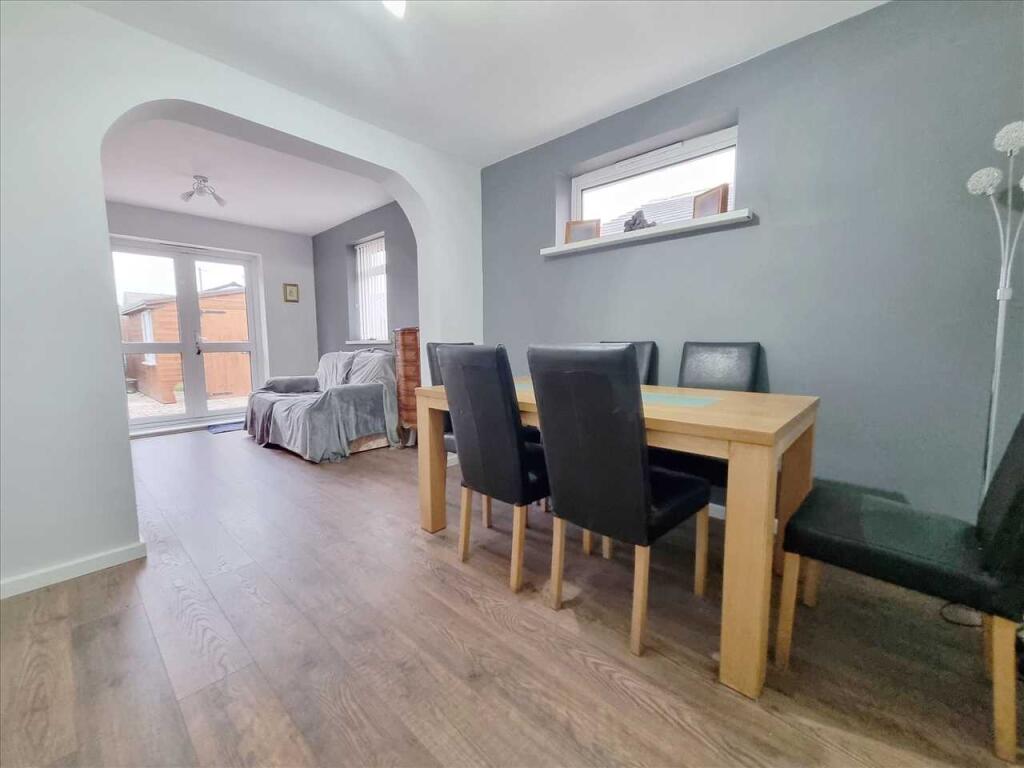 Dining Room: