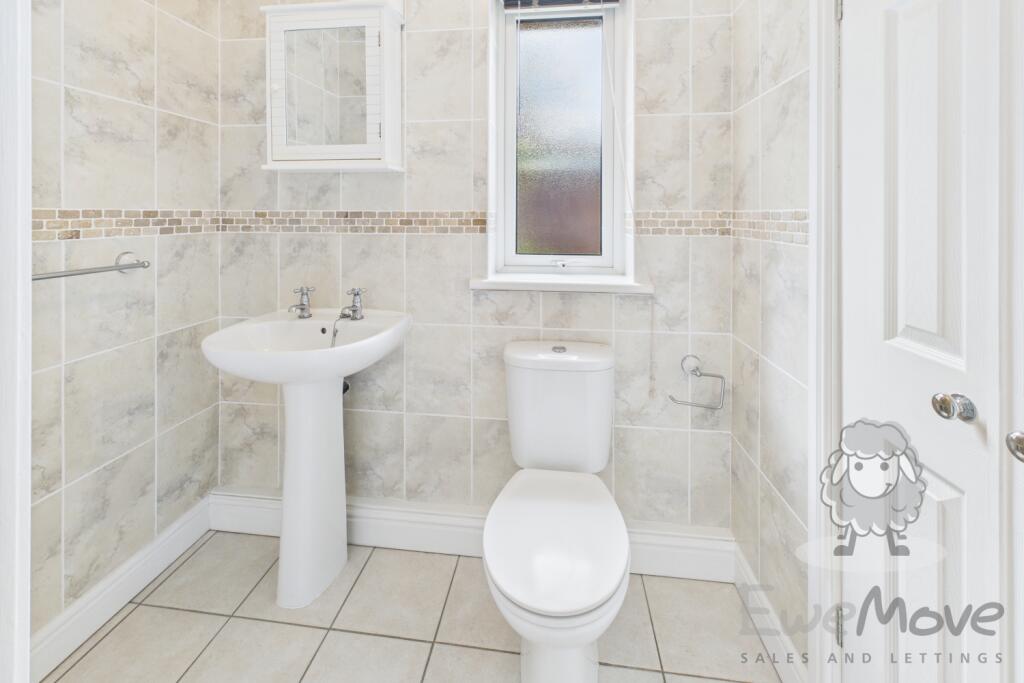 CAM05128G0-PR0011-STILL035