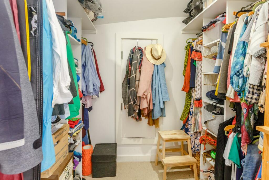 8381916-interior20-800.jpg