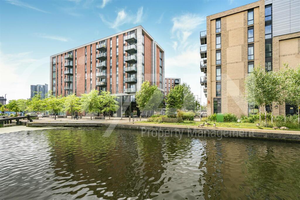 LOCKGATE SQUARE