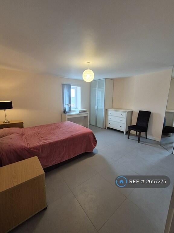 Room 2 Available £585pcm