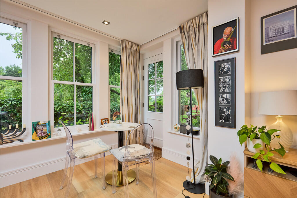 Edward Knight 202...