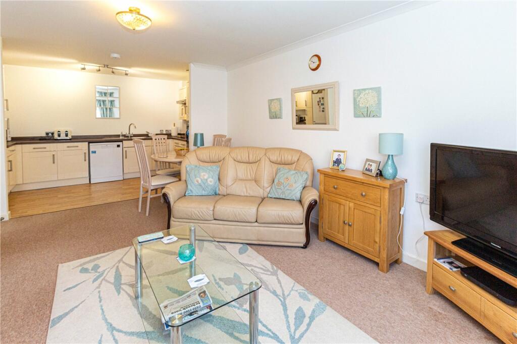 Lounge/Kitchen