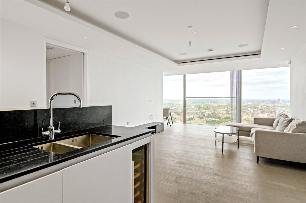 Kitchen / Reception