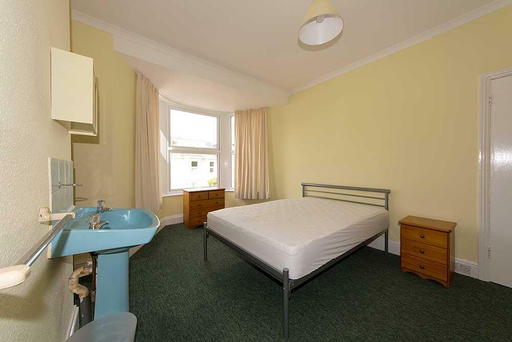 Bedroom 3.jpg