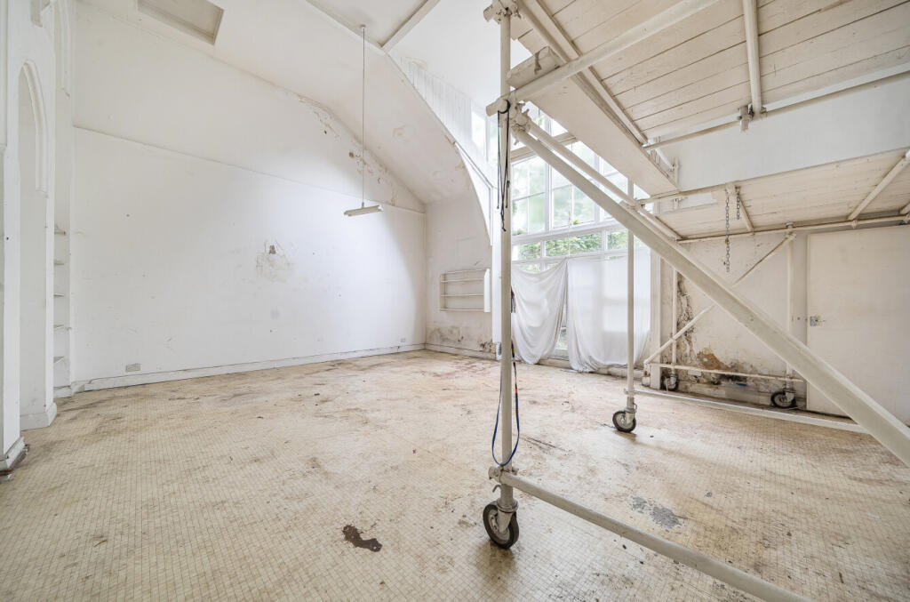 1364578-12-68e686...