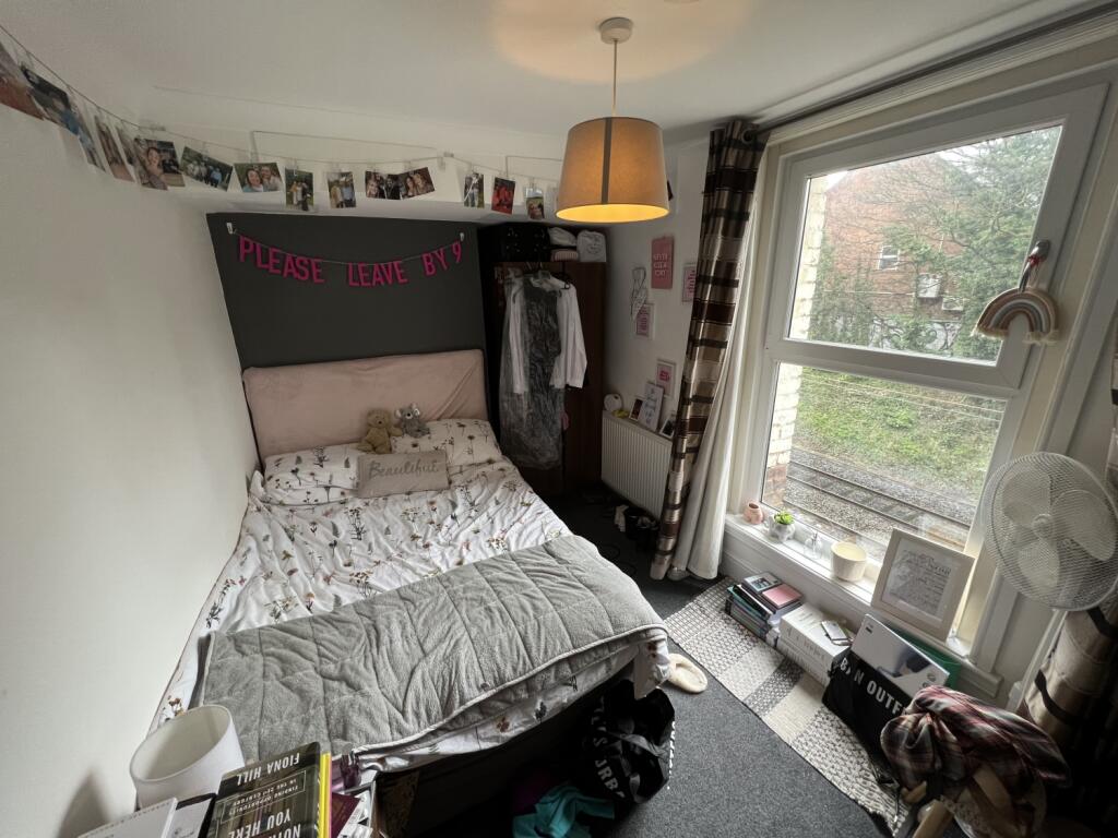 flat 2 south bank 4