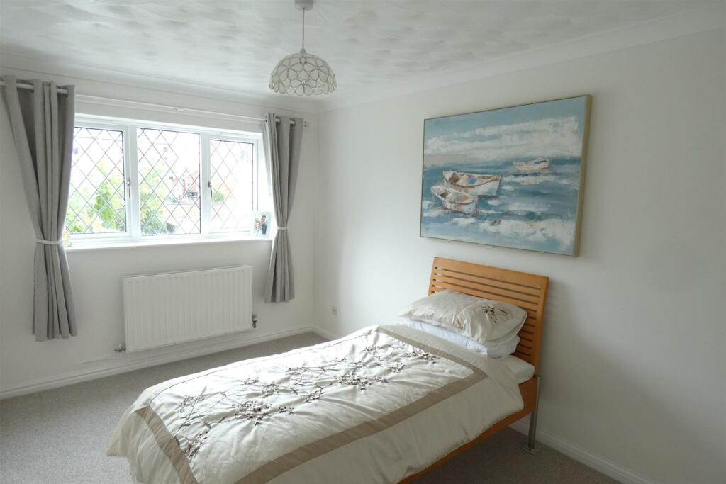BEDROOM 1
