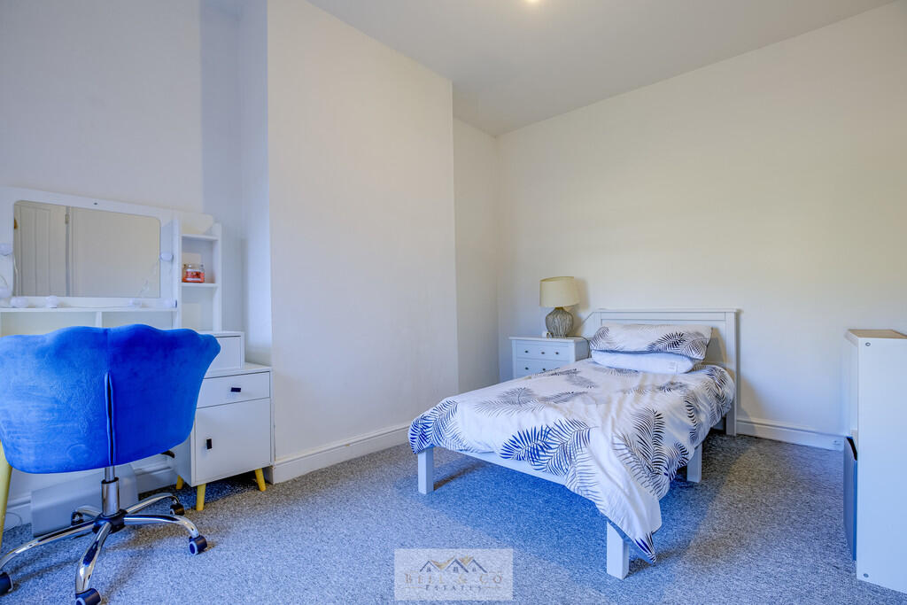 Bedroom 2.1