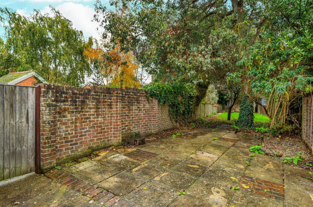 1380338-7-691200c...