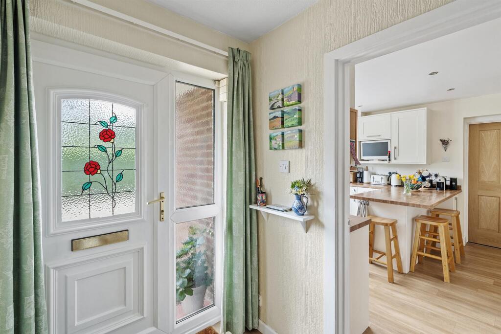 7 Harford Manor Close-24.jpg
