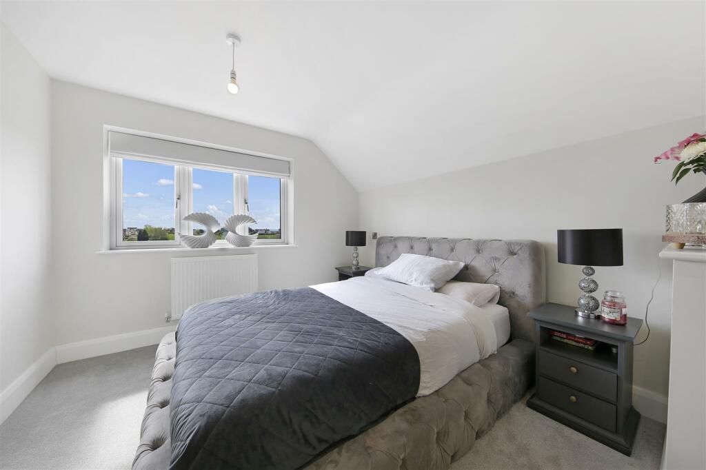 Bed2.2.jpg