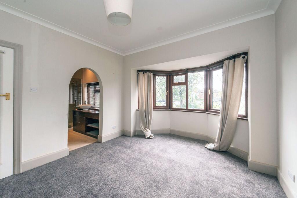 RECEPTION ROOMS AND KI