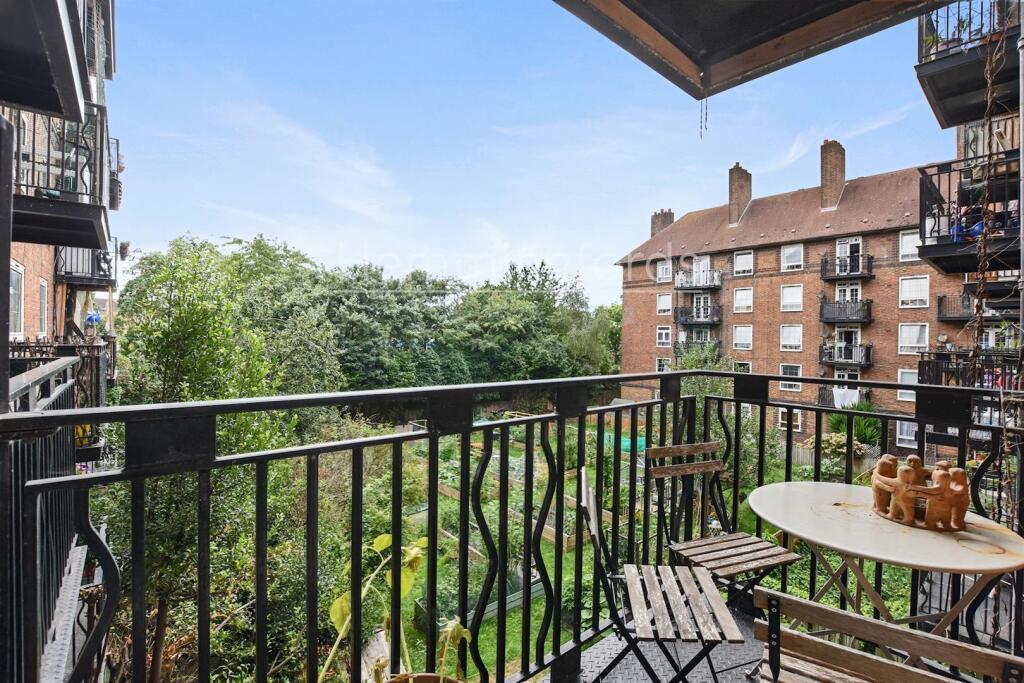 01-de15GCHMF - 26 Samford House - Balcony - Origin